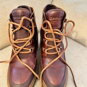 Sperry Women’s Dark Brown Leatherback Boots